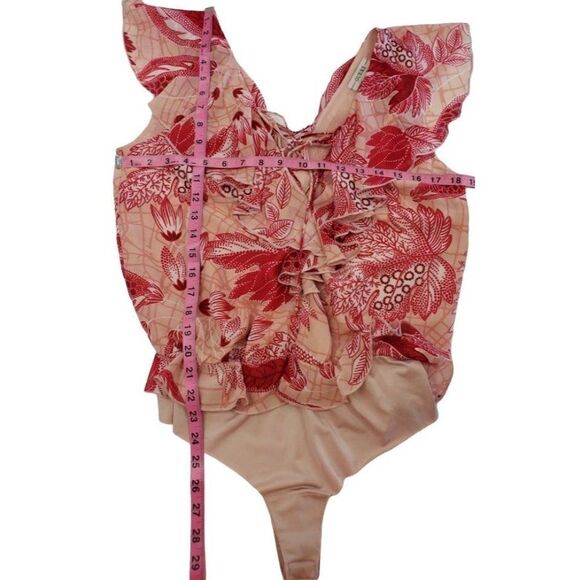 Guess Ruffle Lace Up Blouse Bodysuit Women's MEDIUM Pink White Floral V-Neck NEW - Picture 4 of 11